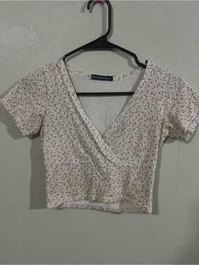 Brandy Melville Cream-Pink Floral Crop Top Baby Tee